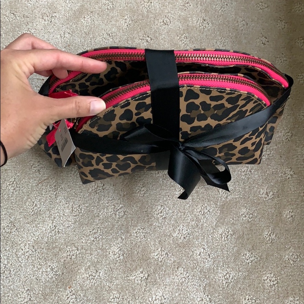 Toiletries Bag - Picture 2 of 3